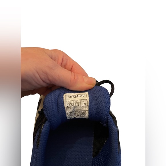 Asics Athletic Shoes 7.5 - Picture 4 of 6